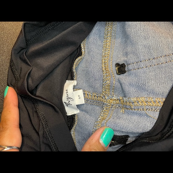 Thyme Maternity capri jeans - Picture 4 of 4